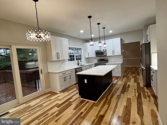 Interior, Kitchen, Pendant Lights, Recessed Lighting, Wood Texture Flooring
