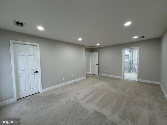 Empty room, Interior, Recessed Lighting