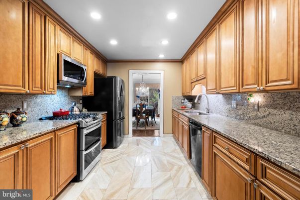 Chandelier, Dining room, Interior, Kitchen, Recessed Lighting