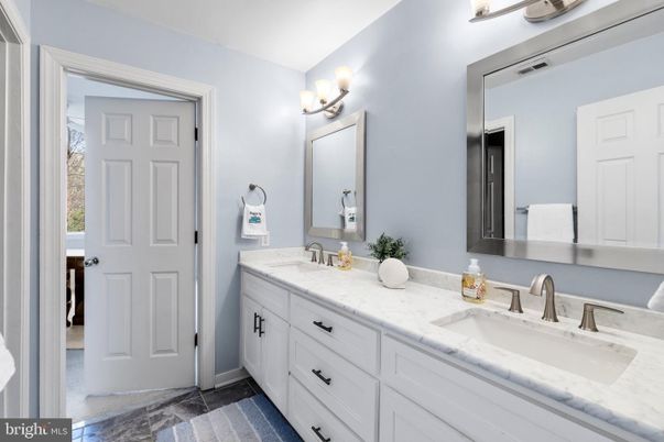 Bathroom, Dual Sink Vanities, Interior