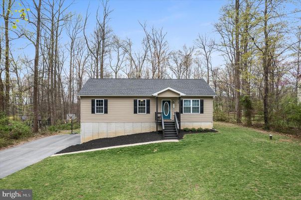 Backyard, Exterior, Facade, Cape Cod