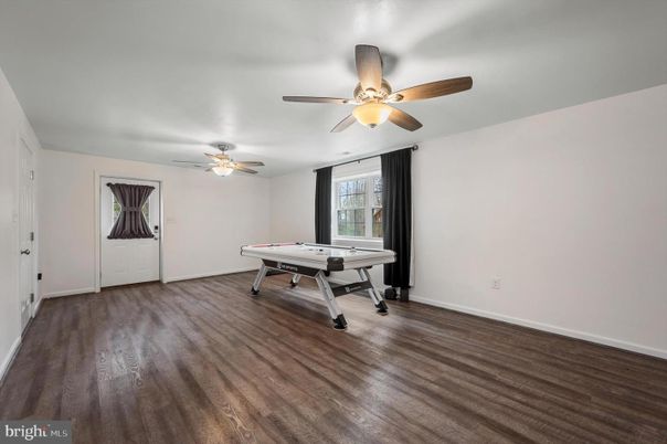 Game Room, Interior, Wood Texture Flooring
