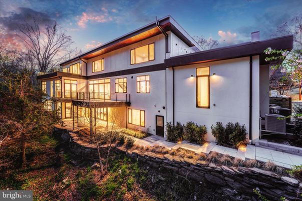 Backyard, Exterior, Facade, Modern
