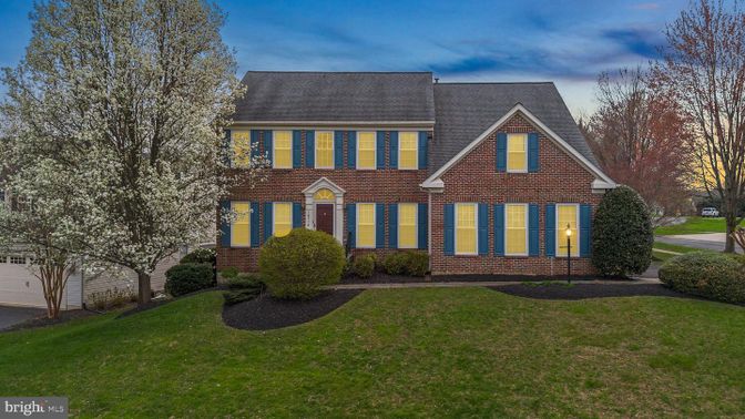 Exterior, Facade, Brick Facade, Brick Traditional