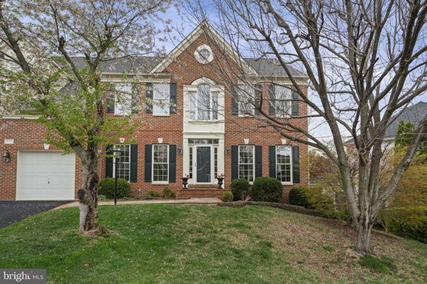 Attached, Exterior, Facade, Brick Facade, Georgian
