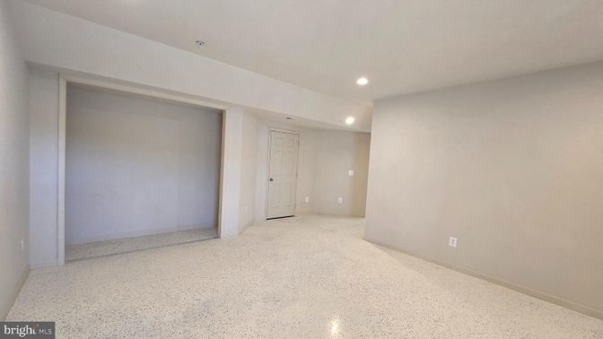 Empty room, Interior, Recessed Lighting