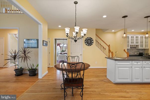 Chandelier, Dining room, Interior, Kitchen, Pendant Lights, Recessed Lighting, Wood Texture Flooring