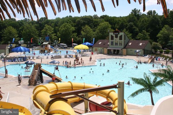 Exterior, Playground, Pool