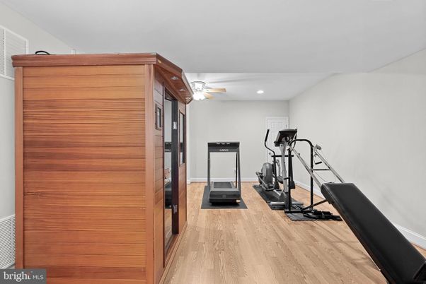 Fitness Equipment, Interior, Recessed Lighting, Wood Texture Flooring