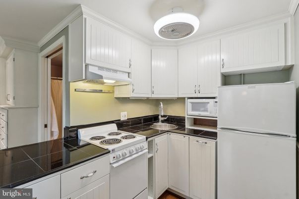 Interior, Kitchen, Tile Countertops