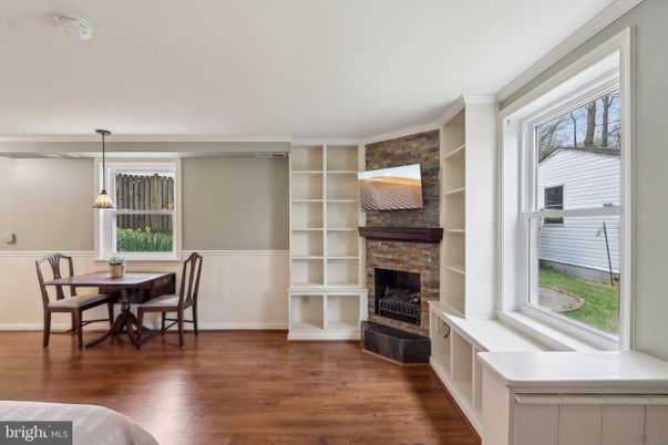 Dining room, Fireplace, Interior, Pendant Lights, Wood Texture Flooring