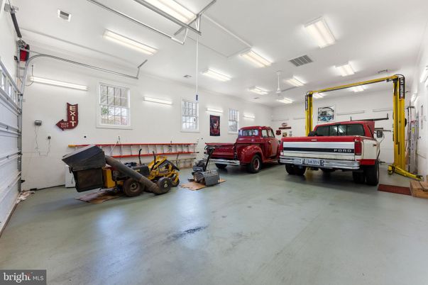 Garage, Interior