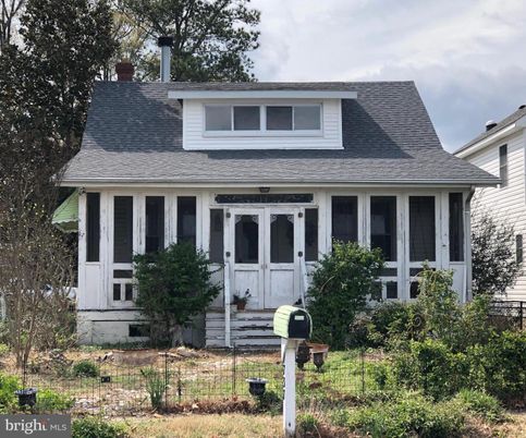 Exterior, Facade, Cape Cod