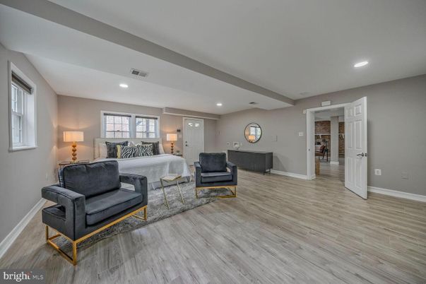 Bedroom, Interior, Living room, Recessed Lighting, Wood Texture Flooring