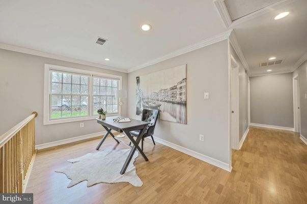 Home Office, Interior, Recessed Lighting, Wood Texture Flooring