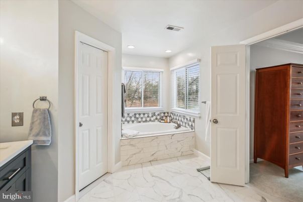 Bathroom, Interior, Marble, Recessed Lighting