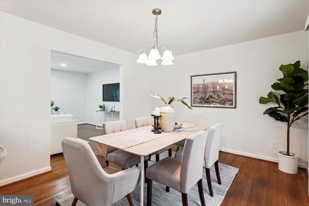 Chandelier, Dining room, Interior, Recessed Lighting, Wood Texture Flooring