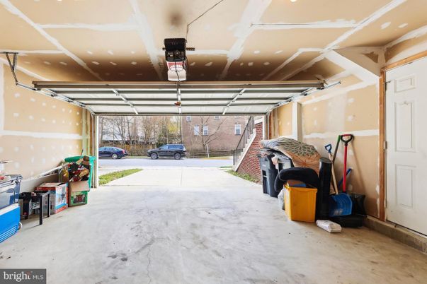 Garage, Interior