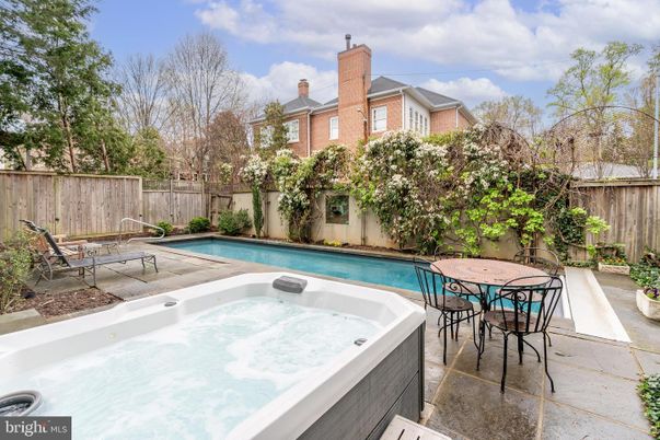 Exterior, Hot Tub, Pool