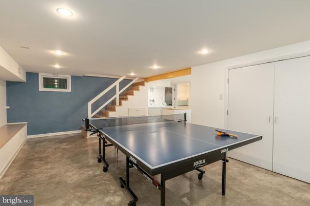 Game Room, Interior, Recessed Lighting