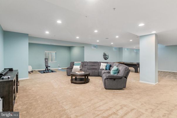 Fitness Equipment, Interior, Living room, Recessed Lighting