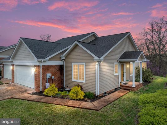 Attached, Exterior, Facade, Brick Facade, Ranch