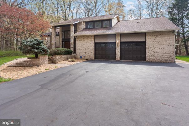 Attached, Exterior, Facade, Brick Facade, Split Level