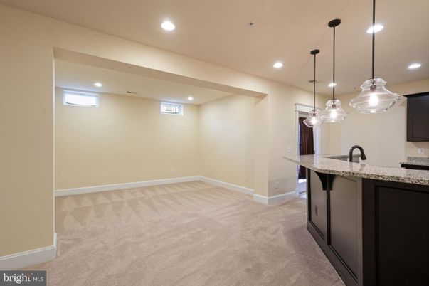 Empty room, Interior, Pendant Lights, Recessed Lighting