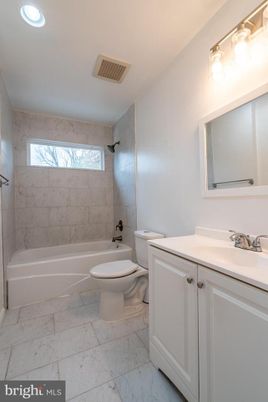 Bathroom, Interior, Marble, Marble Walls, Recessed Lighting