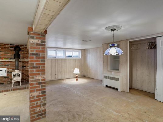 Interior, Pendant Lights, Stone Walls
