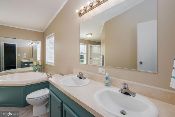 Bathroom, Dual Sink Vanities, Interior