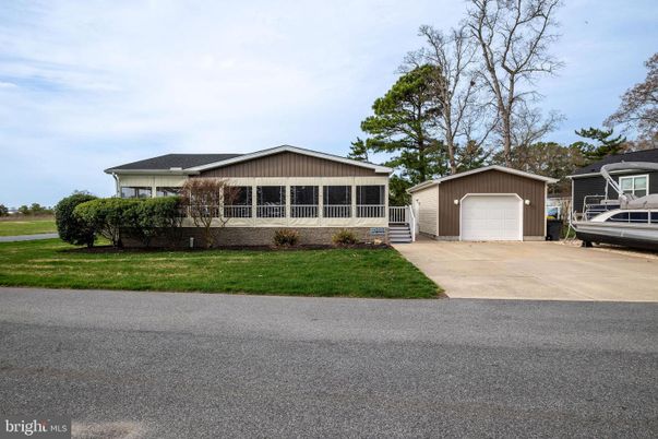 Detached Garage, Exterior
