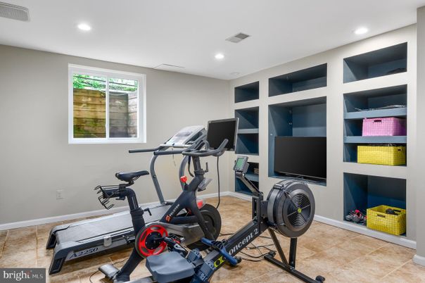 Fitness Equipment, Interior, Recessed Lighting