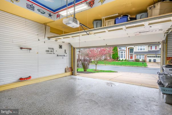 Garage, Interior