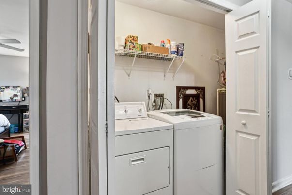 Interior, Utility Closets, Washer, Wood Texture Flooring