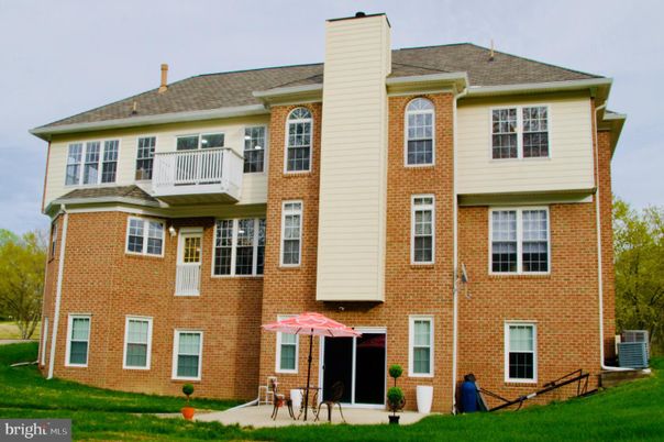 Exterior, Facade, Brick Facade, Georgian