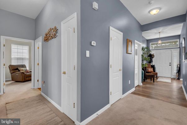 Interior, Pendant Lights, Wood Texture Flooring