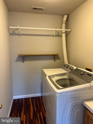 Interior, Washer, Wood Texture Flooring