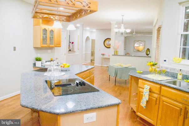 Chandelier, Dining room, Interior, Kitchen, Recessed Lighting, Wood Texture Flooring