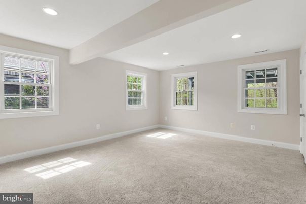 Empty room, Interior, Recessed Lighting