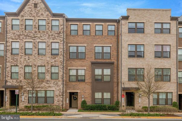 Exterior, Facade, Brick Facade, Rowhouse