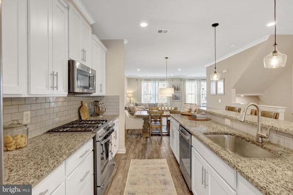 Dining room, Interior, Kitchen, Pendant Lights, Recessed Lighting, Wood Texture Flooring