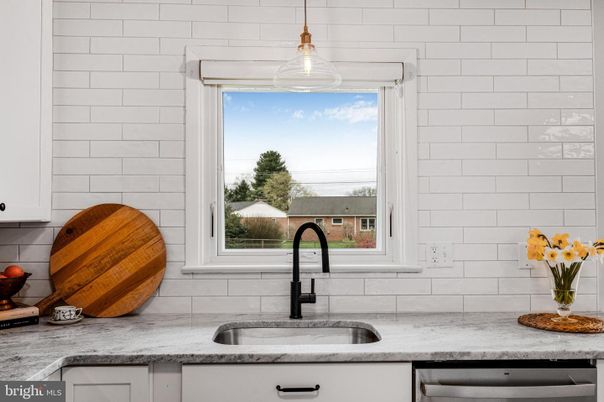 Interior, Kitchen, Pendant Lights, Stone Walls