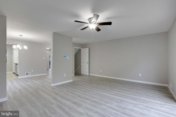 Chandelier, Empty room, Interior, Wood Texture Flooring