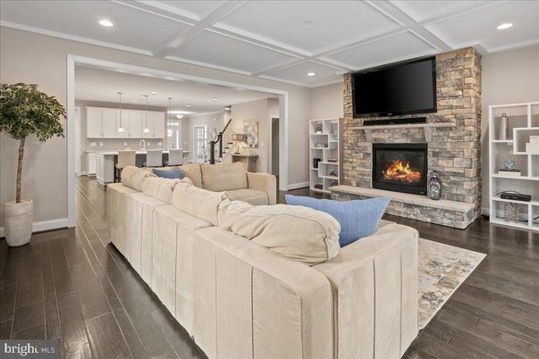 Fireplace, Interior, Living room, Pendant Lights, Recessed Lighting, Wood Texture Flooring