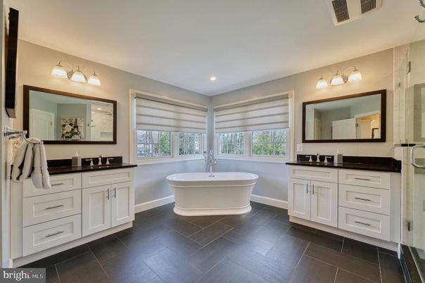 Bathroom, Dual Sink Vanities, Free Standing Baths, Interior, Recessed Lighting