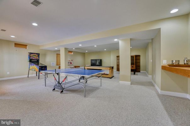 Game Room, Interior, Recessed Lighting