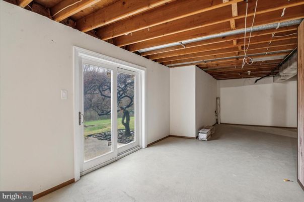Empty room, Interior, Wooden Beams, Wooden Ceilings