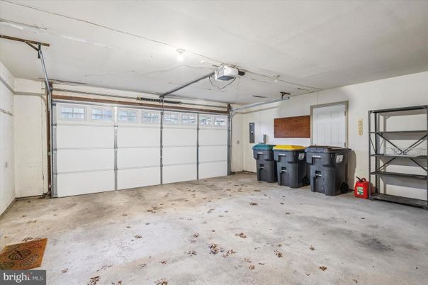Garage, Interior
