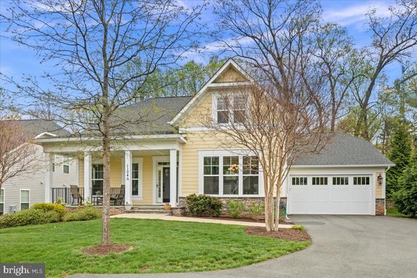 Attached, Exterior, Facade, Cape Cod